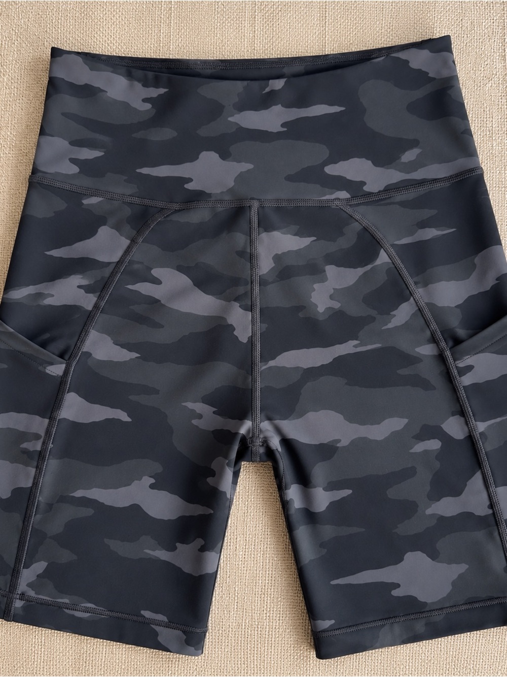 Athleta Men’s Black and Gray Camo 7" Stash Pocket Shorts